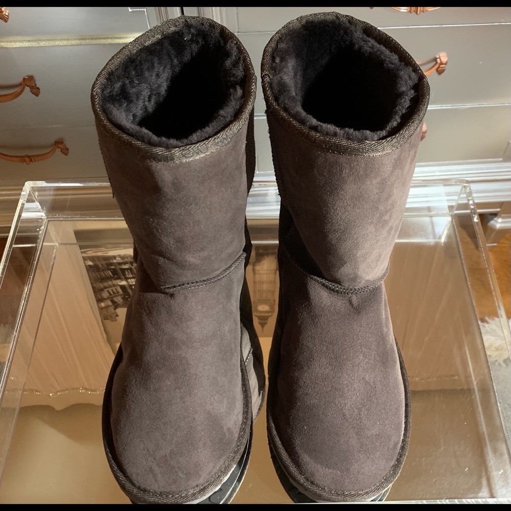 Unisex Chocolate Brown EMU Boots W14, M13 NWT